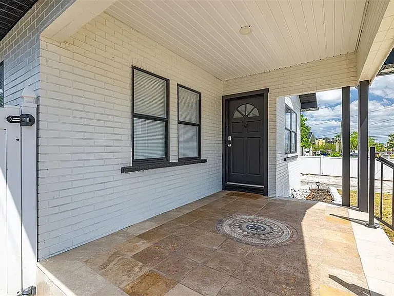 2511 W Braddock St — Photo 2