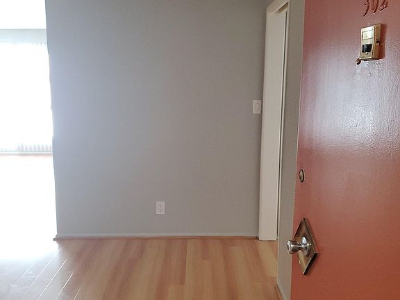 4th image of 464 S Berendo St APT 307