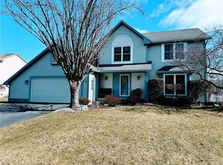 96 Twin Oak Dr, Rochester, NY 14606