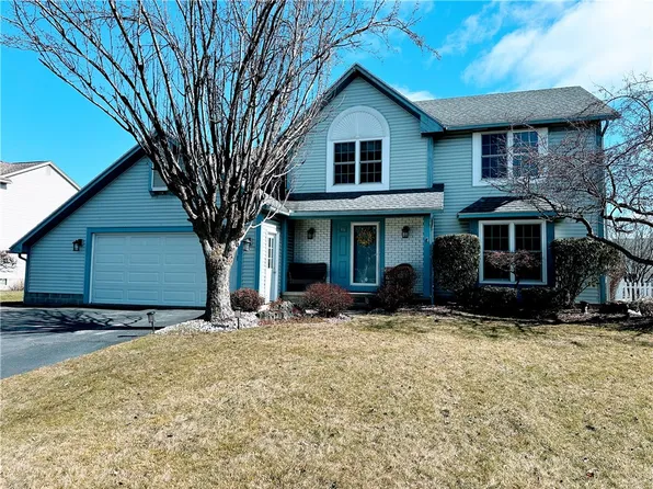 96 Twin Oak Dr, Rochester, NY 14606
