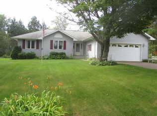 107 Ridgewood Dr, Marquette, MI 49855