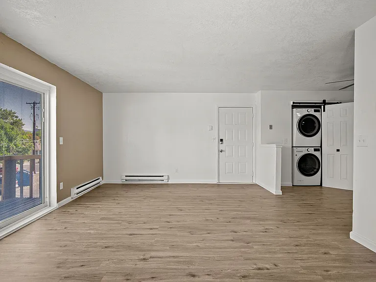 1535 Poplar Dr #21 — Photo 12