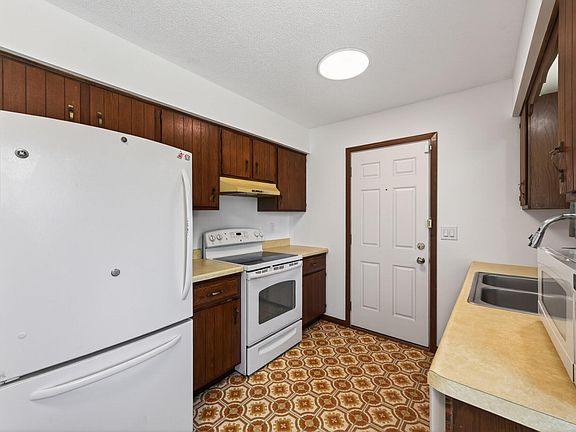 4th image of 1631 Woodbridge St