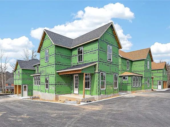 2736 E Black Walnut Cir, Fayetteville, AR 72701