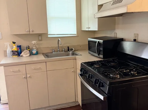 1005 Chestnut St #1, Denton, TX 76201