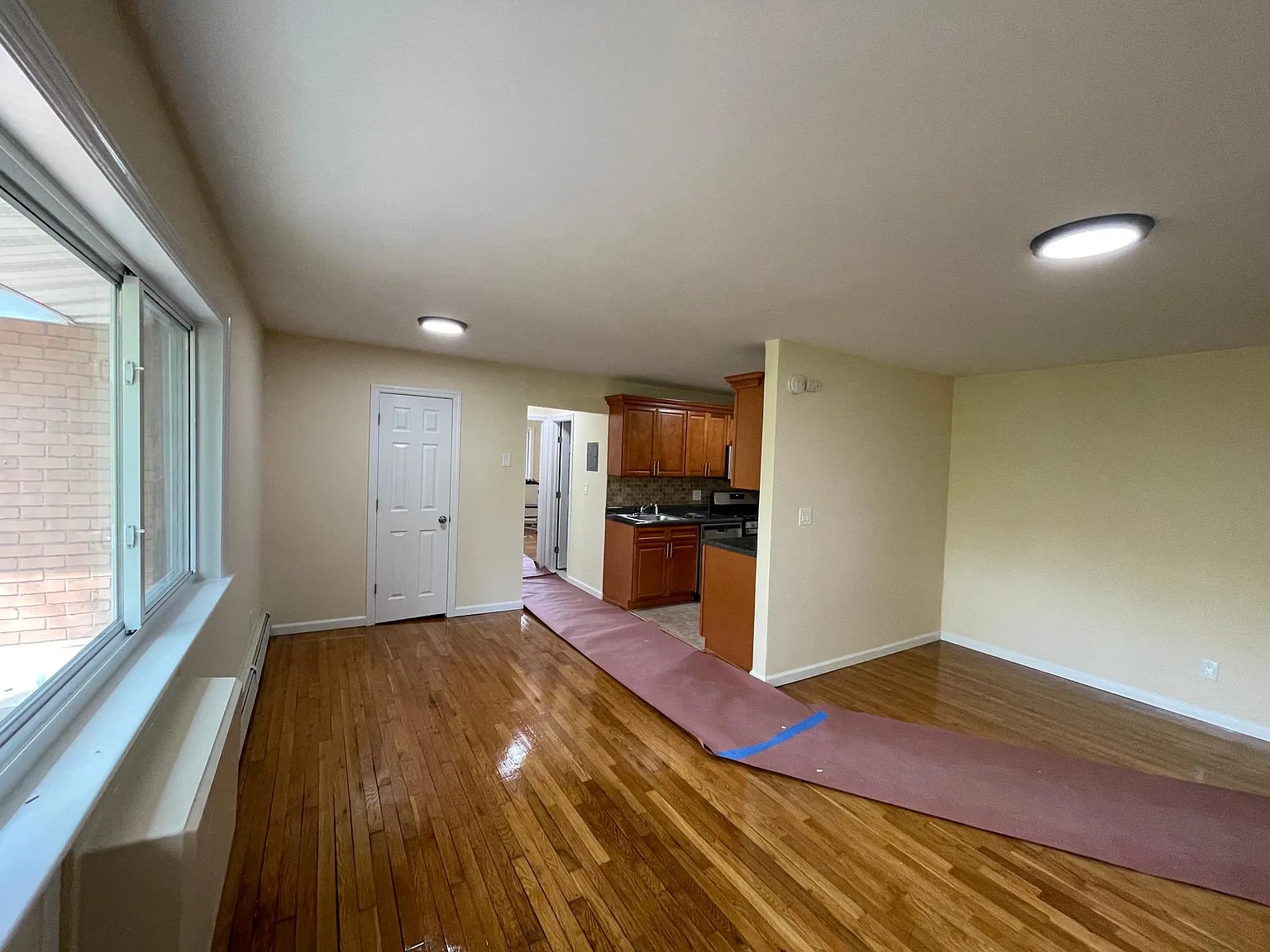 18 Waldron Ave — Photo 2