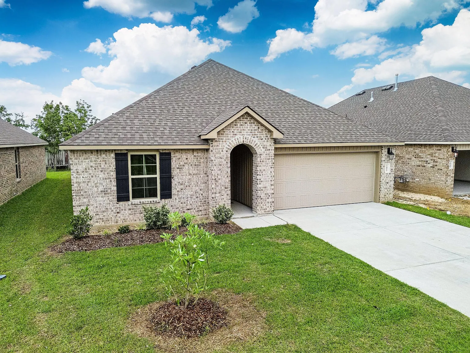 4 bed, 1874 sqft, $4,000 — Photo 3