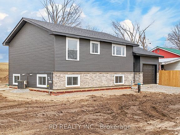 3rd image of 934 Mount Pleasant Rd