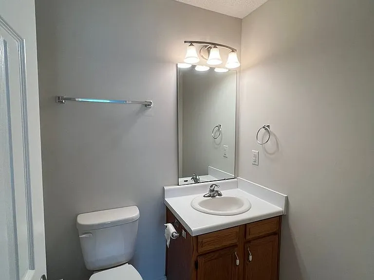 122 Springwood Ln — Photo 10
