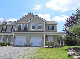 546 Upper Deer Valley Rd, Tannersville, PA 18372