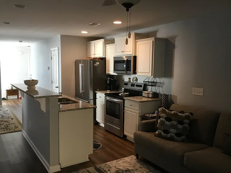 319 Noble Ln — Photo 9