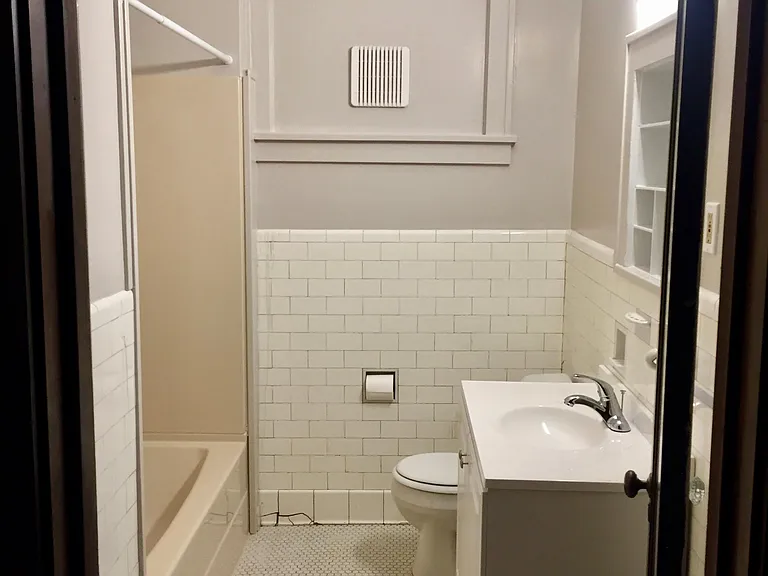 524 E Maple St #1 — Photo 2
