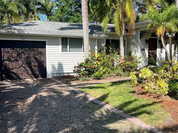 715 Riverside Dr, Tarpon Springs, FL 34689