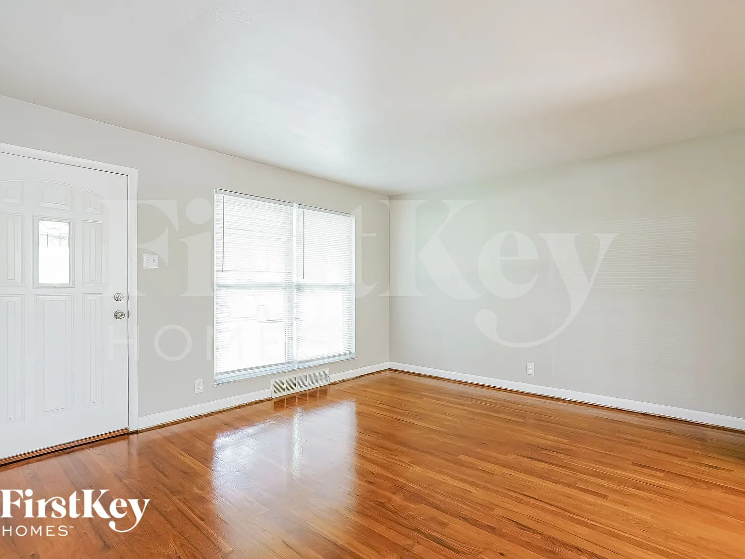 3 bed, 2.0 bath, 2000 sqft, $2,150 — Photo 2