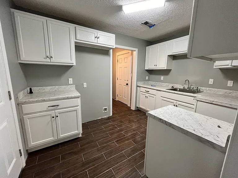 3203 Sunrise St — Photo 8