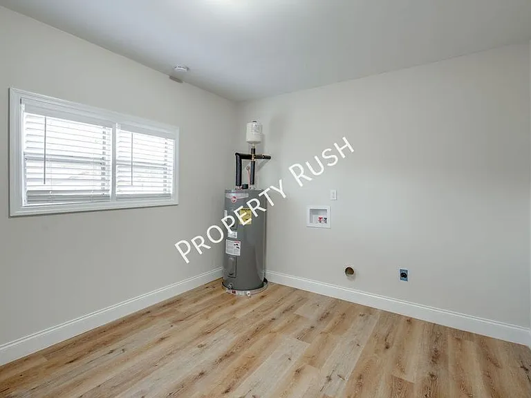 248 East Ave — Photo 18