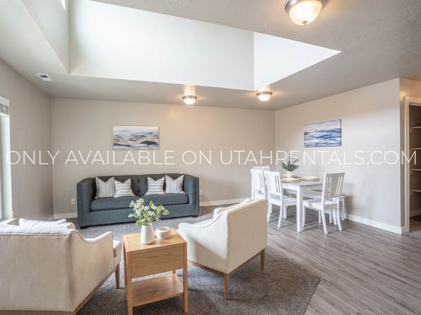 1936 N Geneva Rd #301