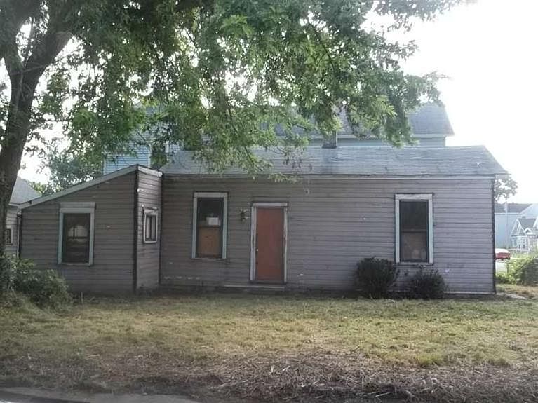 1st image of 105 Church St