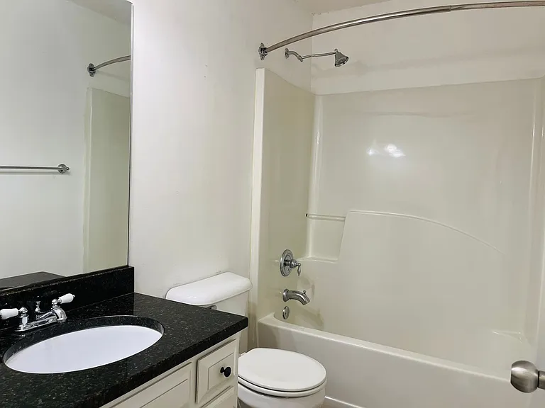 145 Riverside Dr — Photo 35