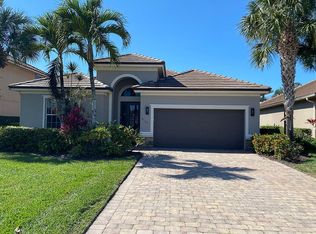 9109 Quartz Ln, Naples, FL 34120