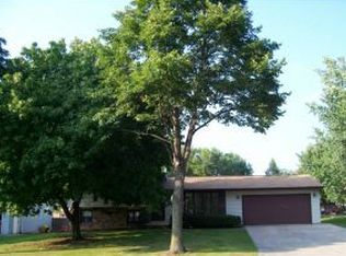 2629 Vicki Ln, Green Bay, WI 54311