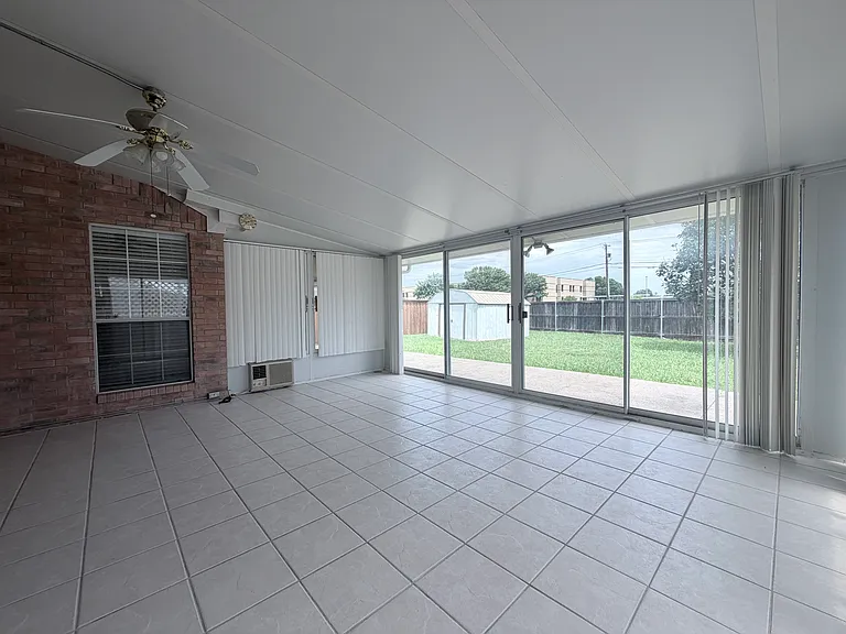 2207 Hickory Wood Trl — Photo 23