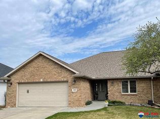 1610 Old Farm Rd, Lincoln, NE 68512