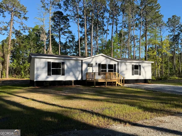 1048 Austin Pl SE, Darien, GA 31305
