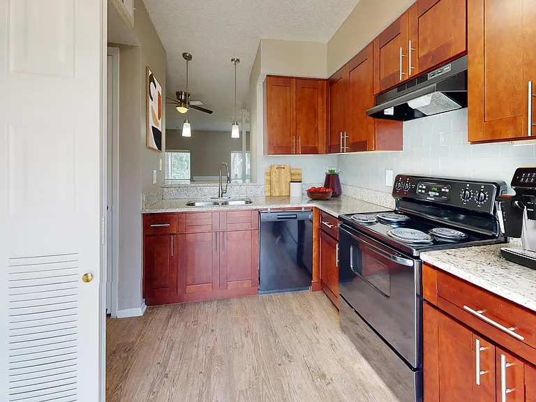 Addison Apartments at the Park — Photo 8