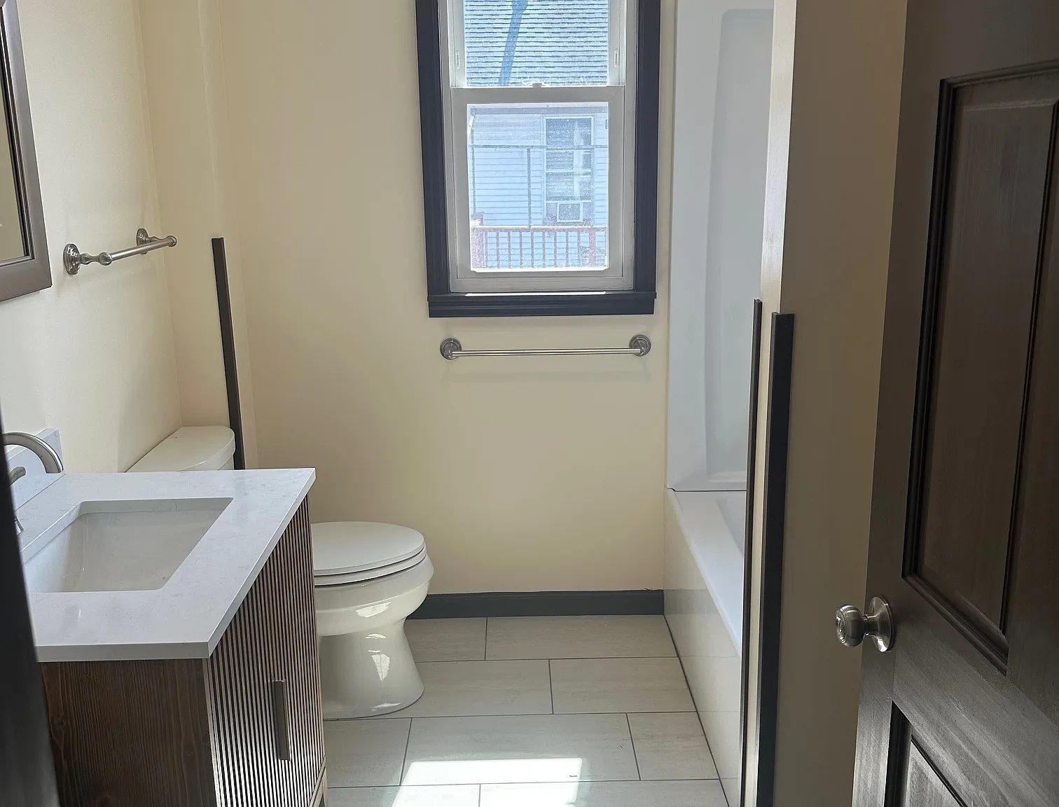 5 bed, $3,675 — Photo 4