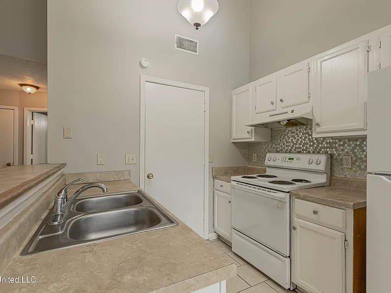183 Cumberland Rd #B — Photo 11