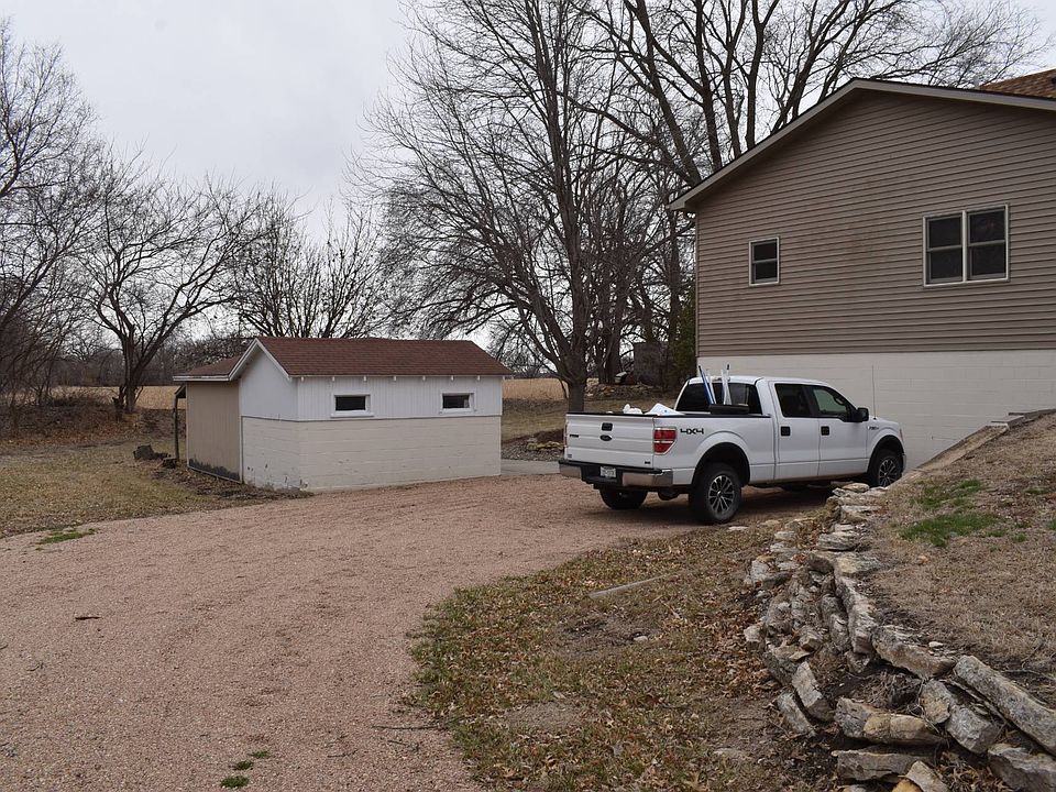 804 S 4th St, Hebron, NE 68370 Zillow
