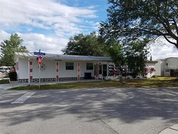 3rd image of 458 Pelican Dr S