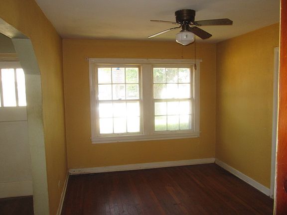 3rd image of 2732 Marigold Ave