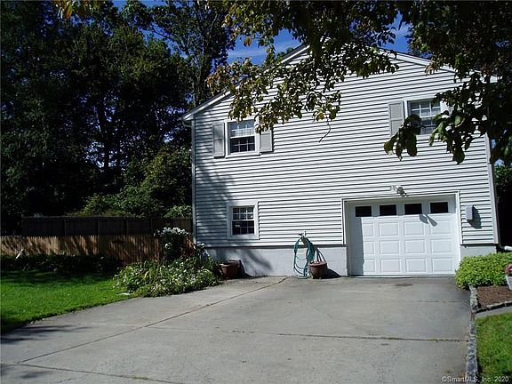 5th image of 7 Deepwood Dr