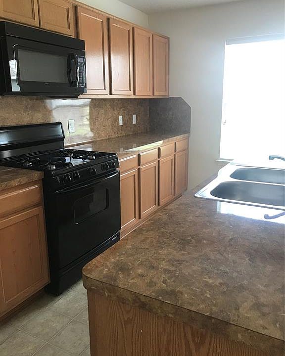 1st image of 16619 Burnell Oaks Ln