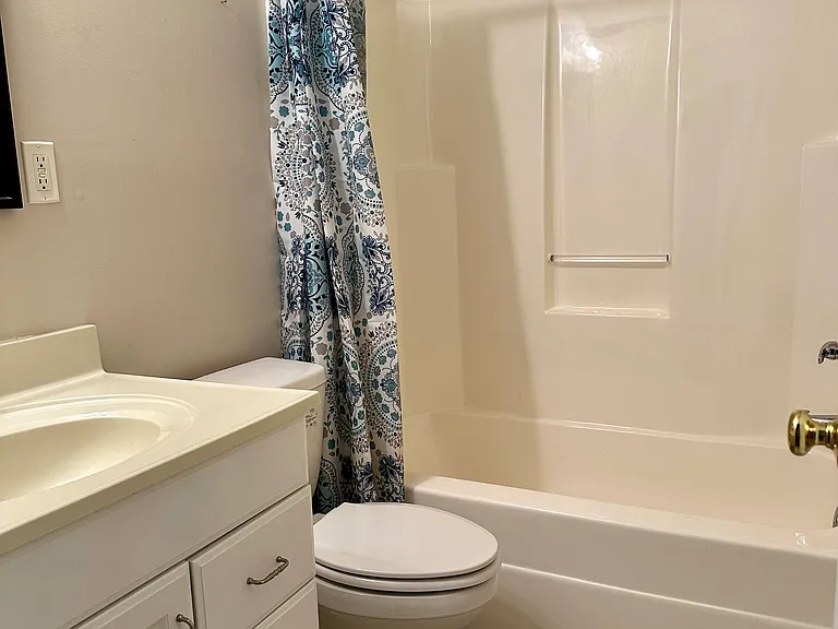 160 Mike Ave — Photo 16