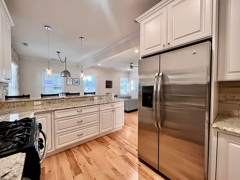 107 N Douglas Ave — Photo 13