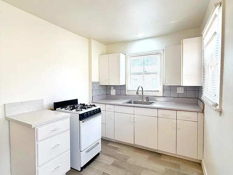 5323 Alessandro Ave — Photo 8