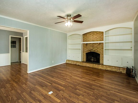 3rd image of 1506 Iroquois Dr