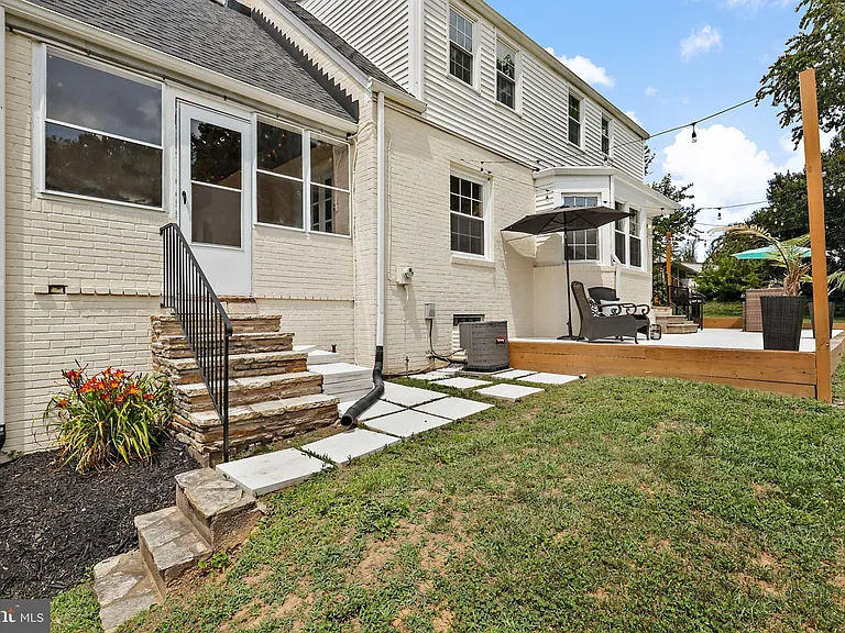 9223 Old Court Rd — Photo 59