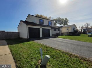 18 Yorktown Rd, New Castle, DE 19720