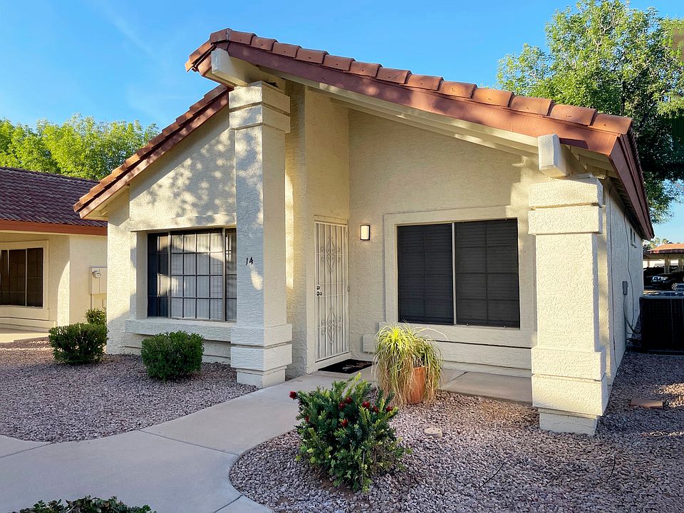 Single level townhome, like a single family home with no attached walls.