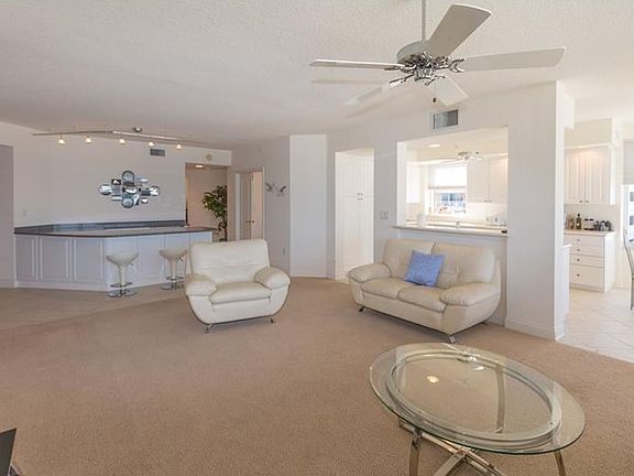 4th image of 11 San Marco St APT 501