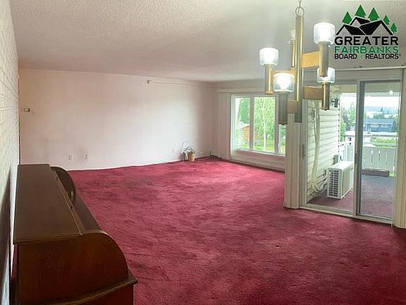 4th image of 665 10th Ave