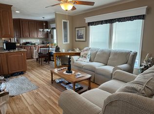 103 Main St TRAILER 17, North Reading, MA 01864