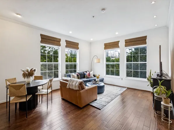 2305 Worthington St APT 206A, Dallas, TX 75204