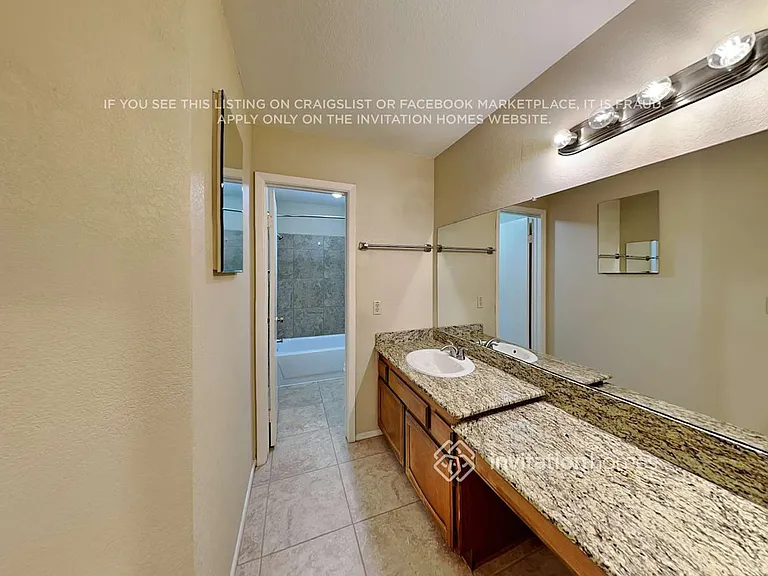 406 E Topeka Dr — Photo 15