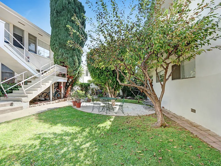 1011 19th Street in Santa Monica - North of Wilshire Blvd! — Photo 16