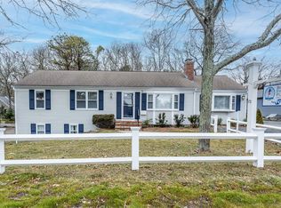 72 Pine St, Hyannis, MA 02601